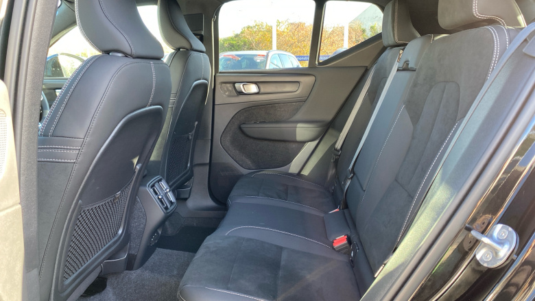 Volvo XC40 2.0 B3P Plus Black Edition 5dr Auto Petrol Estate